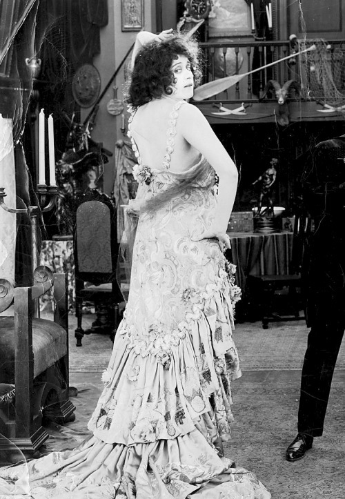 Theda Bara 18
