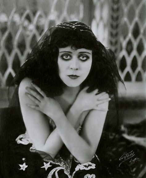 Theda Bara 24