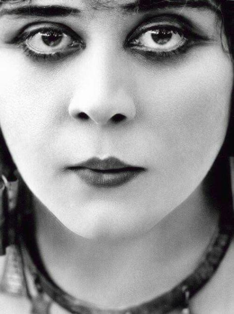 Theda Bara 27