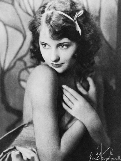 Barbara Stanwyck_Connelly_01