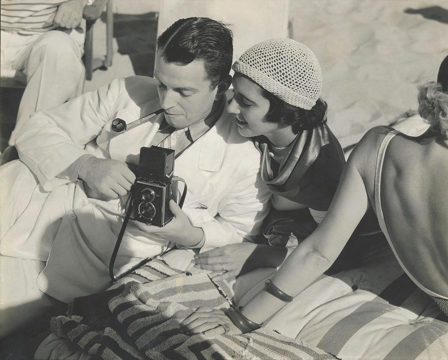 kenneth-mackenna-and-kay-francis-with-a-camera-edward-steichen