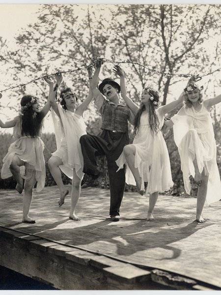 big_sunnyside_cc_and_nymphes_arms_in_the_air