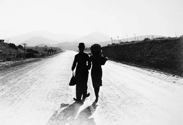 chaplin-modern-times-1936-charlie-chaplin-6190477.jpg